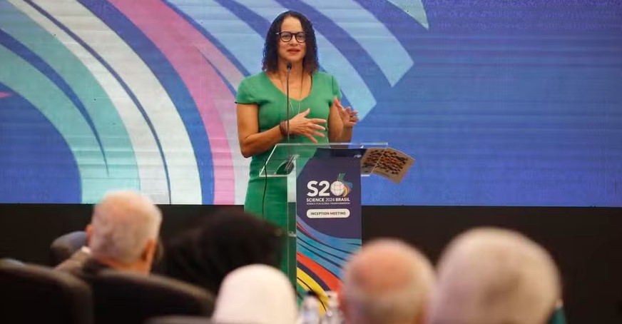 periferiacts's tweet photo. Brasil propuso que la cooperación científica reduzca desigualdades sociales en América Latina. Lo planteó la ministra @lucianasantos durante #Science20 , el evento que reúne a las autoridades del sector científico en el marco del #G20 #G20Brazil @gov_mcti
https://t.co/IPi4Ev3Eft https://t.co/xwaCvhFAhP