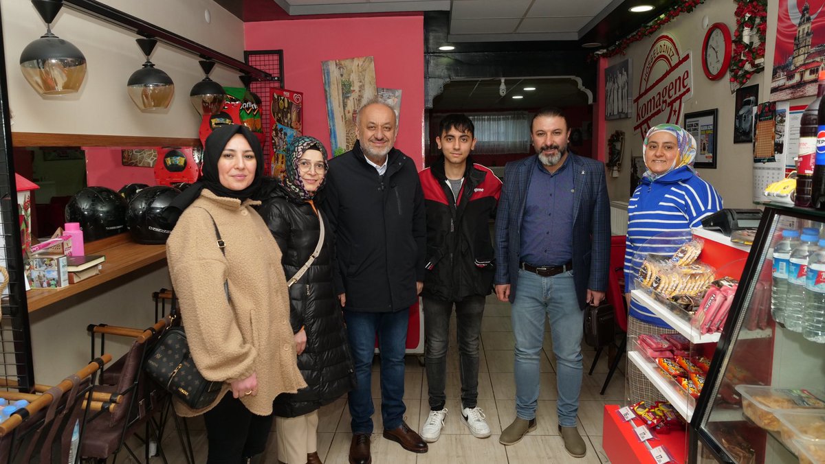 Olukbaşında esnaf ziyaretlerimizi sürdürüyoruz. Her bir esnafımızın sorunlarını özenle dinliyor, şehrimize yapacağımız kalkınma hamlelerimizi anlatıyoruz. 

Esnafımızı seviyoruz ve daima yanındayız.