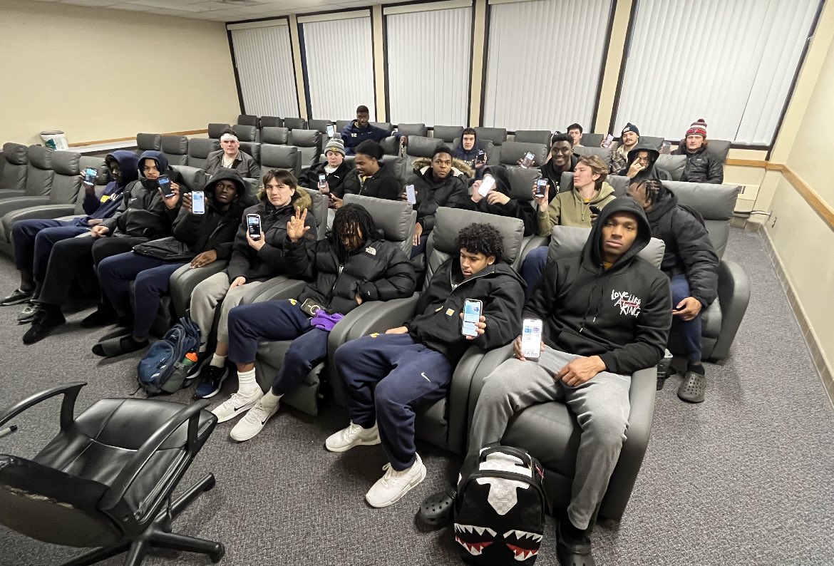 Had a great time in Bible study today after workouts with #teamdelta <a href="/CSPBearsFB/">Concordia St Paul Football</a>