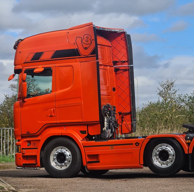 Excuse me a while...I'm just getting "trucked" @fake_trucker https://t.co/VJN58MOTLt<a href="/tag/mvsales"class="tags"><span>#mvsales</span></a>