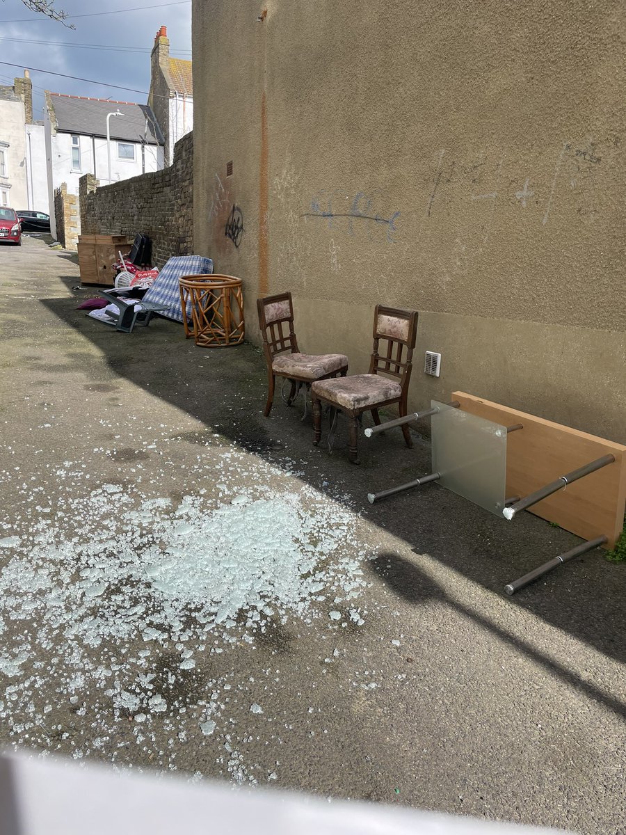 mezwolf's tweet photo. Welcome to #Margate @ThanetCouncil 
Some people seem to have no social responsibility. https://t.co/hVrP7X3KOi