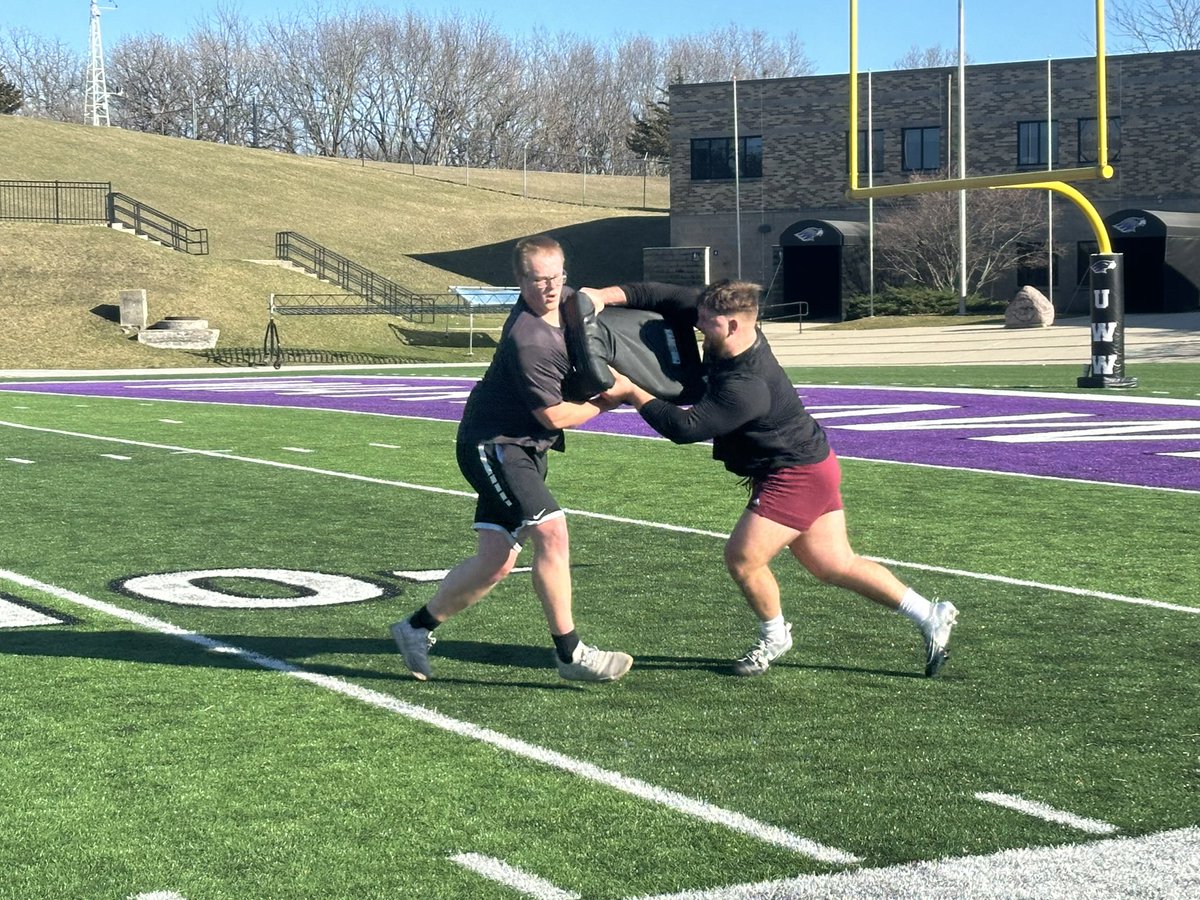 bullrush_sports's tweet photo. @MichaelBertoia #ProDay

Ht 6’2”
Wt 316
Hn 10.2
👀 BP 33 
Vrt 29” 
Pos Wk = Elite 

Wrestling background &amp; nasty disposition on the field. 

Perfect C/G Profile 
#NFLDraft2024 https://t.co/j511wxwHkp