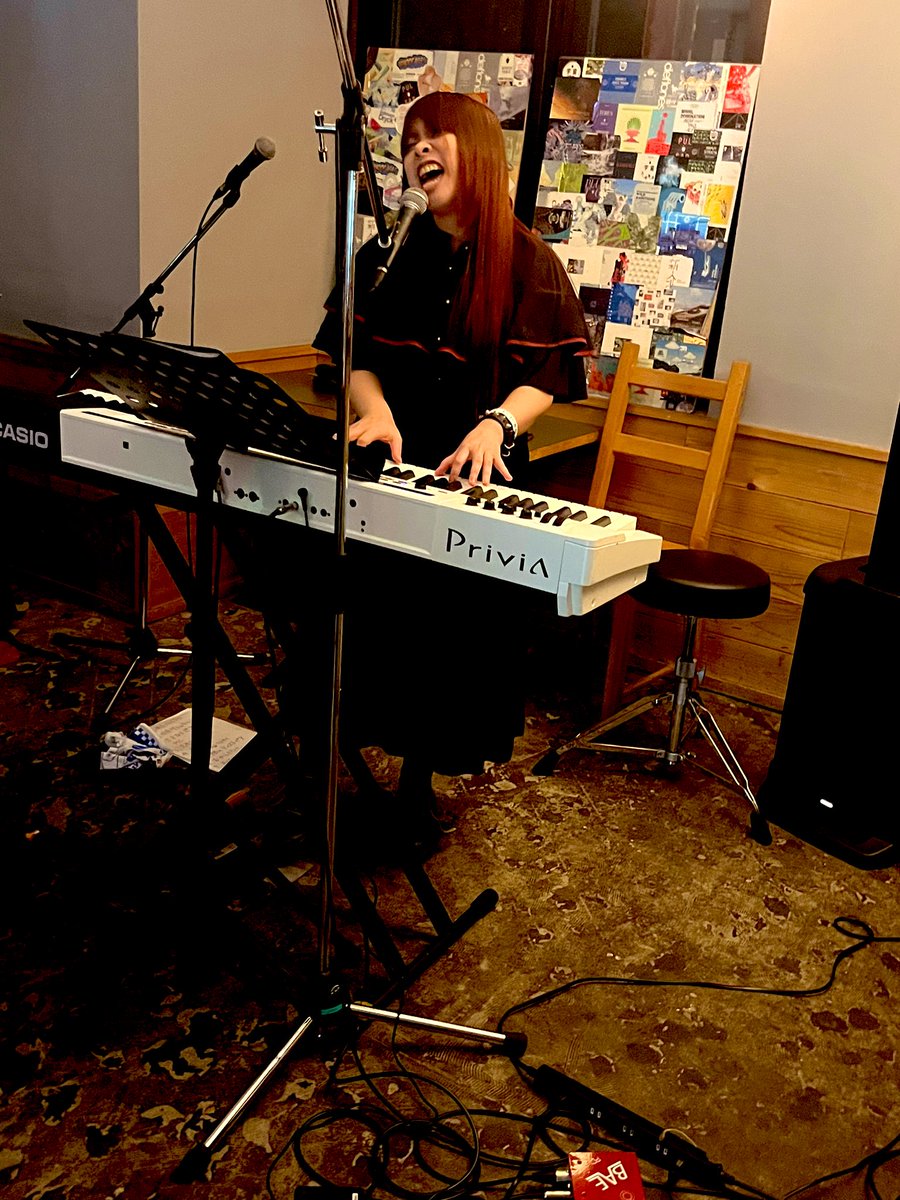 yoshimisiki's tweet photo. 3/18(MON)
[BY THE PARK #16] 
#吉祥寺NEPO @nepo_kichijoji 

#田中未希 (#BARBARS) @mikibarbars 
👉おもちゃばこみたいな曲たち素敵だったー！
#扇愛奈 @AinaOugi 
👉情念プログレ仲間！高円寺U-hAを思い出すようなアコ現場でした

吉美四季本日のセトリ👇
アタラクシア
ユーサネイジア
メモランダム
輪廻
交叉
指

本日の動画👇
※途中できれちゃった
https://t.co/yiCfvsxcJE

しっかりカレーも頂きました！！