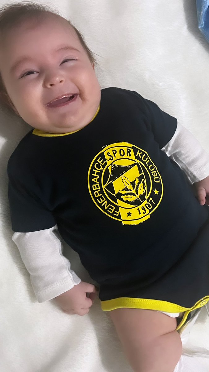 Senin doğduğun gün benim doğum günüm 🤍 Bade’m