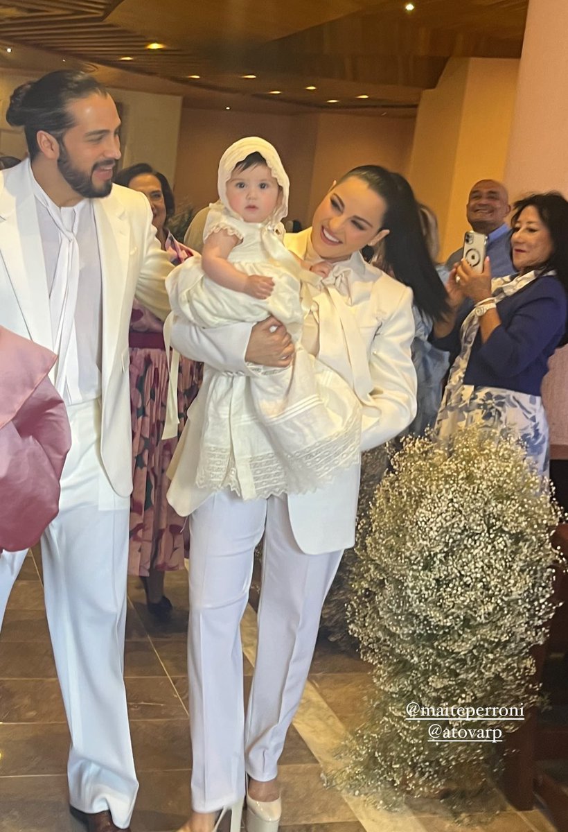 SiteMaiPerroni's tweet photo. 📷 Maite Perroni no batizado de sua filha Lía, México (17.03.24)
https://t.co/K7xyFGuO8n https://t.co/nyVjyVpW6w