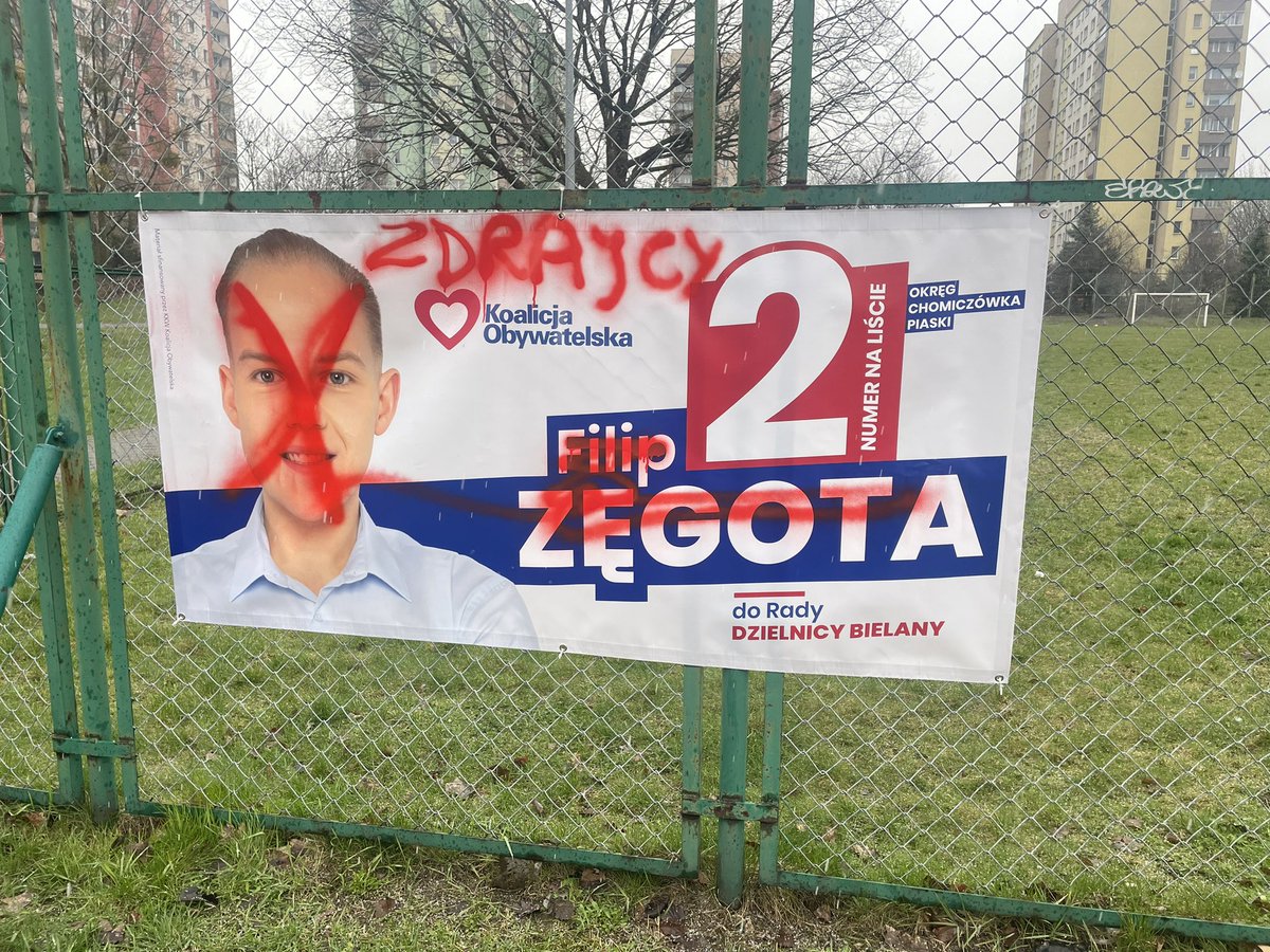 filip_zegota's tweet photo. Pielęgnowana przez 8 lat mowa nienawiści przez @pisorgpl i ówczesne TVP ma swoje skutki… ale nas nie da się zagłuszyć 💪

Idziemy po zwycięstwo 🔜

#Chomiczówka #Piaski #Bielany https://t.co/SQjtGrklUS