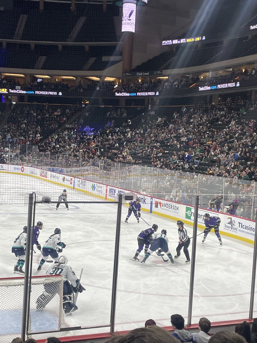 DynamicsCatDad's tweet image. Gotta support the team 🏒