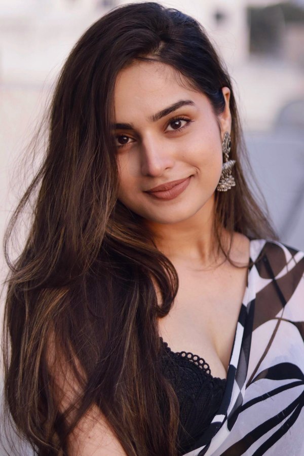 GI9J84NbYAAirOh?format=jpg&name=900x900