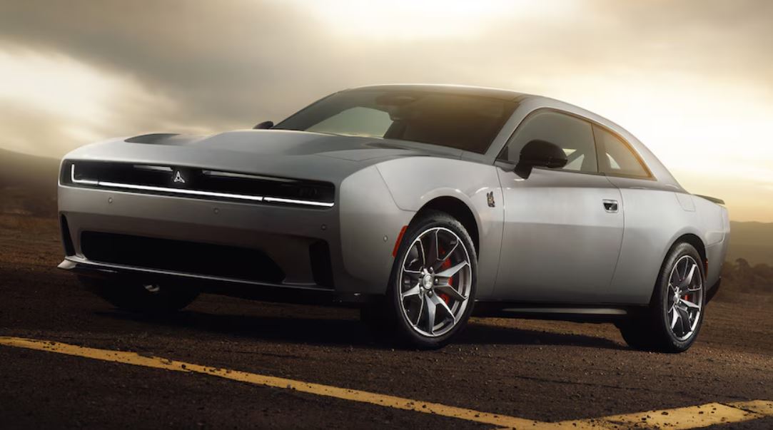 Have you heard the news? Get ready to meet the all-new Dodge Charger Daytona! Learn more here: bit.ly/43lOG6R 📸: MotorTrend