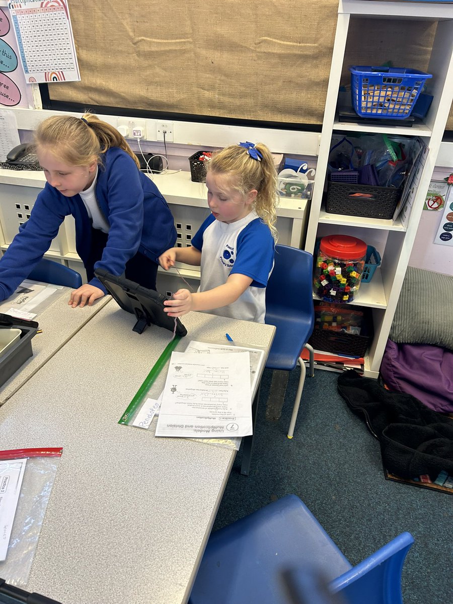 PCPZebras's tweet image. We have started our new maths unit ‘measurement’ we had a go at measuring things in metres. #pcpmaths