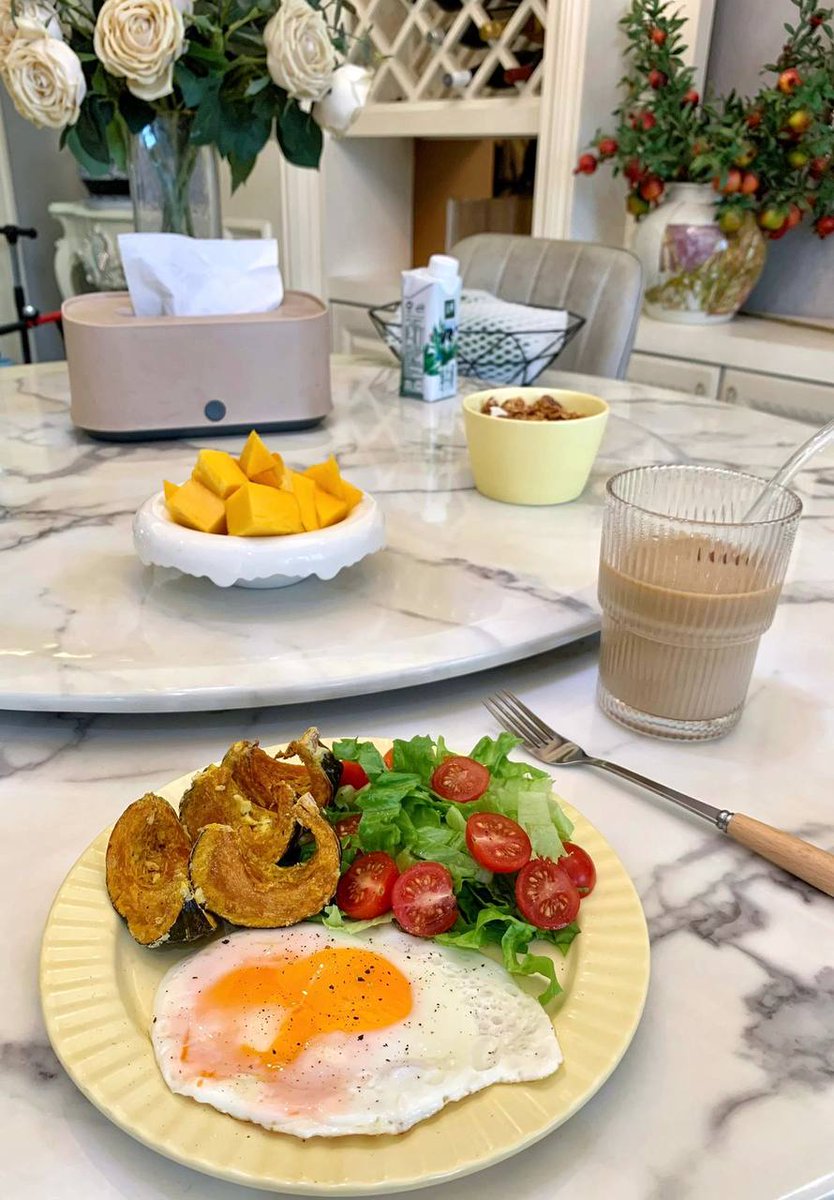 Chocolate11_16's tweet photo. Remember to eat breakfast in your personal life too! Nothing is more important than your health. https://t.co/azrgtA0AXK