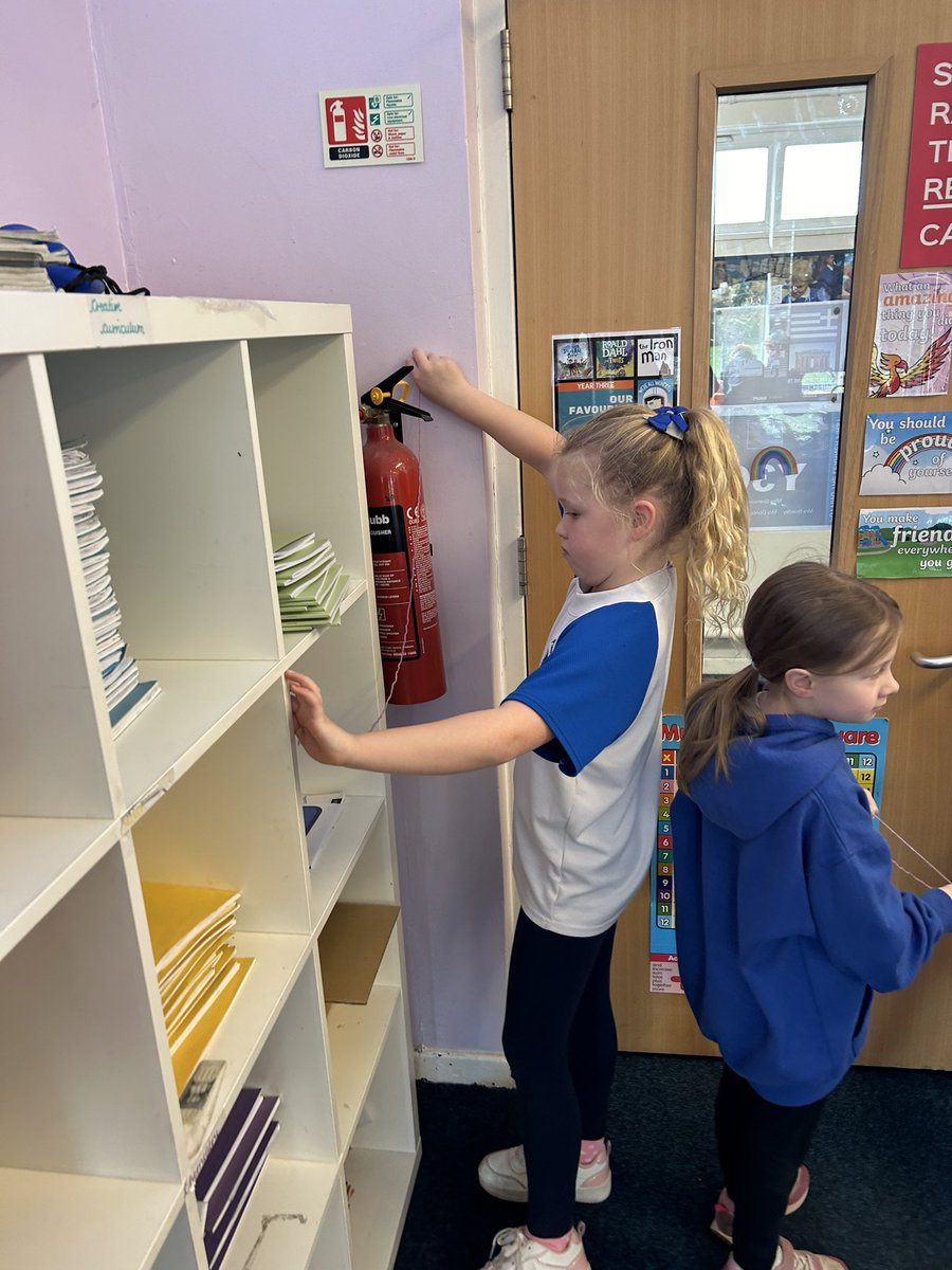 PCPZebras's tweet image. We have started our new maths unit ‘measurement’ we had a go at measuring things in metres. #pcpmaths