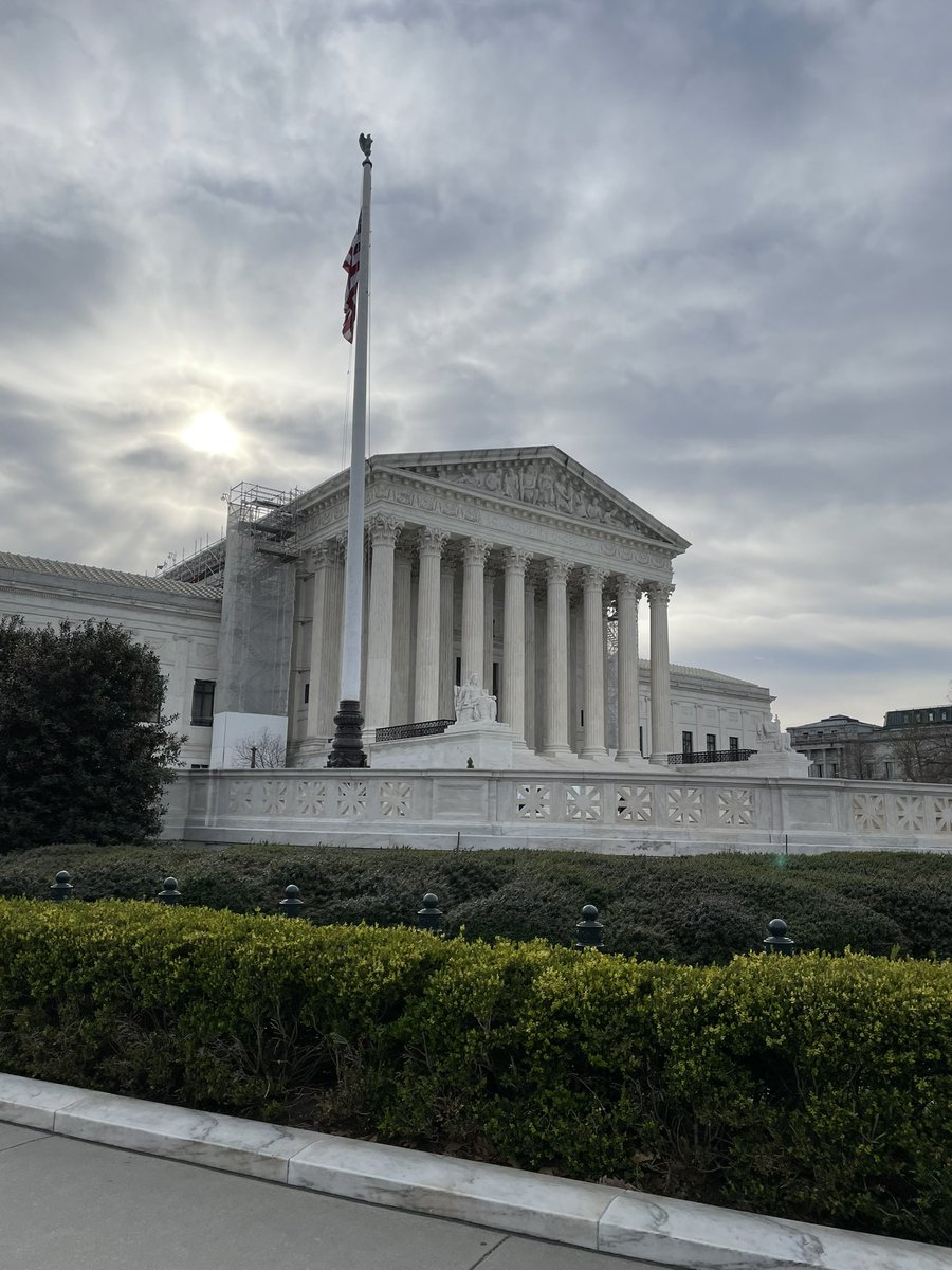 A chilly morning at #SCOTUS where we’ll get orders at 9:30 followed by arguments at 10.