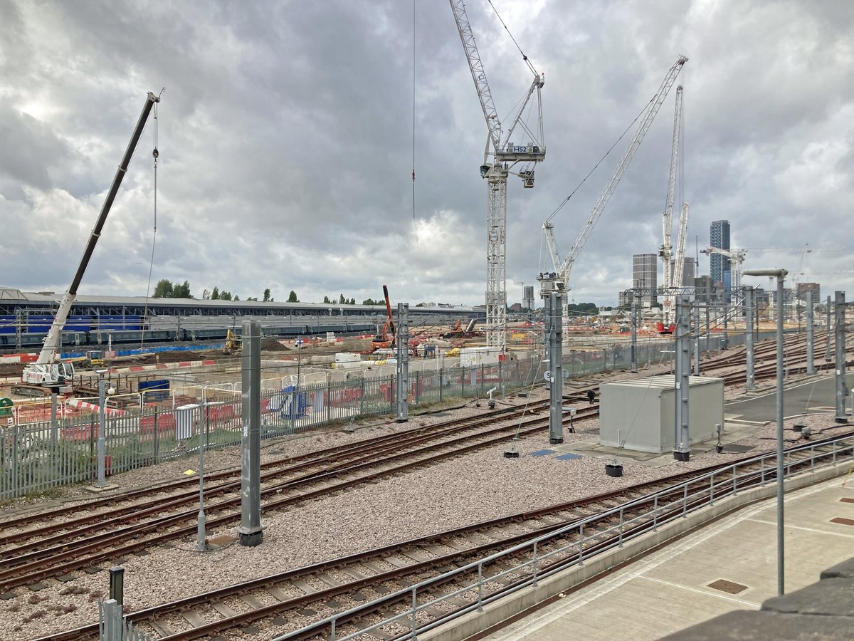 HS2 Funds Reallocation: A Lifeline or Liability for Local Authorities? 💰🚄 @_alice_moore from @INLOGOV explores pitfalls of reallocating £4.7 billion from cancelled HS2 legs to local transport funds for the CoSS blog. Read more ⬇️ blog.bham.ac.uk/socialsciences…