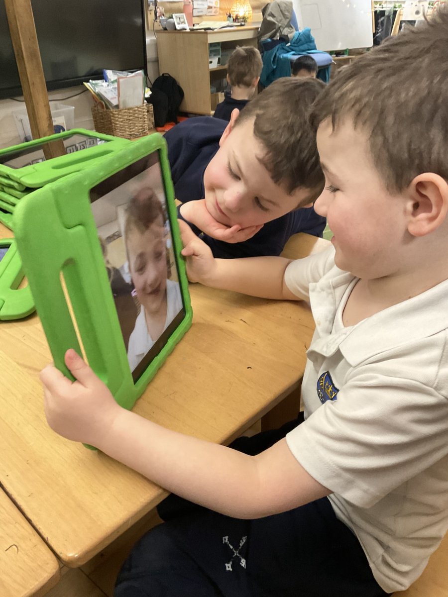 StPetersYork's tweet photo. Last week was STEAM week at 2-8! 🔬🤖
Pupils used apps, explored static electricity, became engineers and combined art and maths in their Kandinsky recreations.
View more photos here: https://t.co/pfIFGdfpWQ
#StPetersTogether #StPetersLearning | 🤎 https://t.co/vwgXbjw4o3