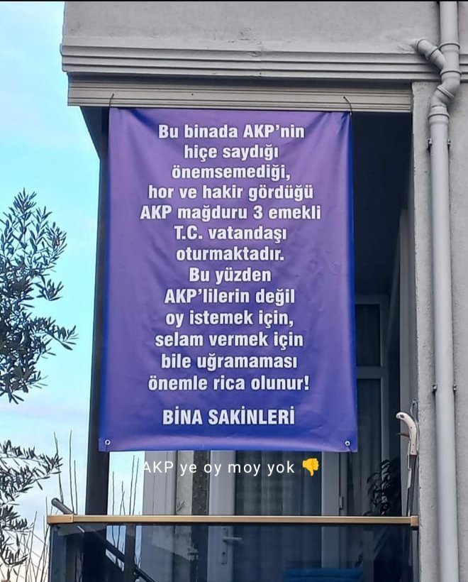Şöyle birlik olup bayrak açıldığında,
Kimse saraylarda oturamaz.👍