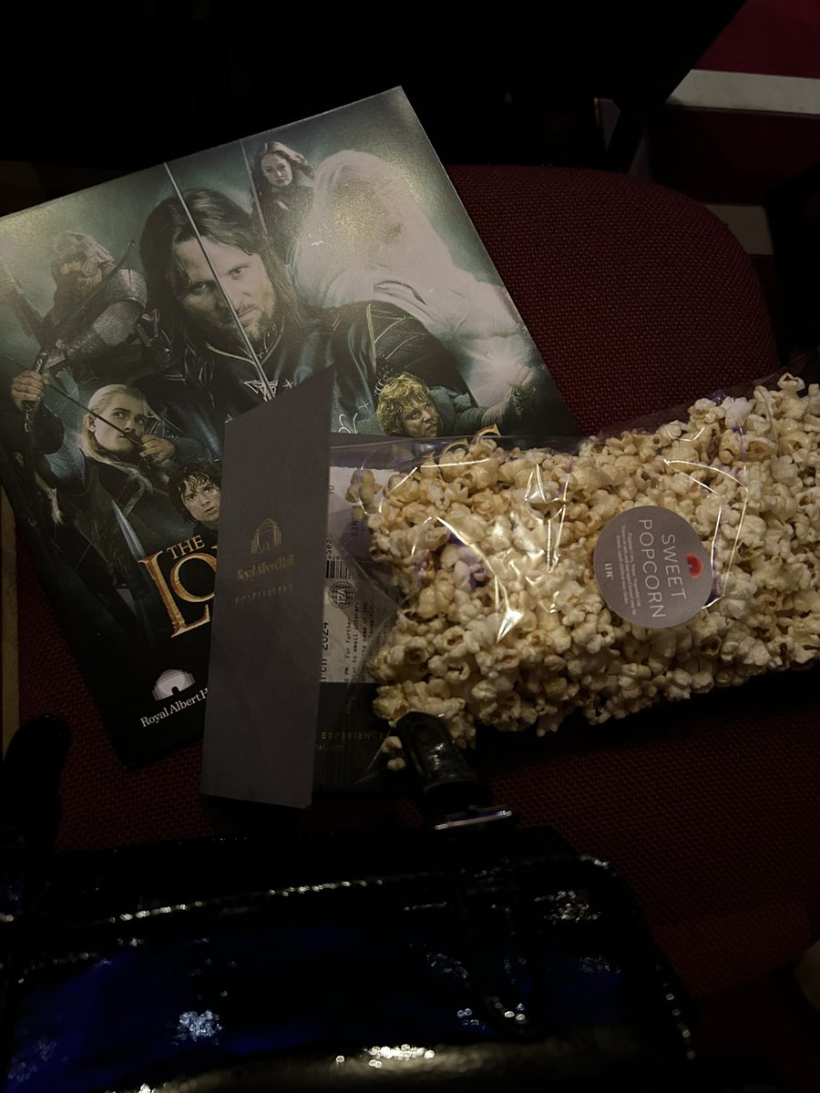 KensaThompson's tweet photo. Last night performance of Lord of the Rings: Return of the King @RoyalAlbertHall last night, thanks to an invite to a private box with all the trimmings from Jeff and Jo. The orchestra and choir were phenomenal!  Highly recommend it if you have the opportunity! https://t.co/sY4eRIgLu1