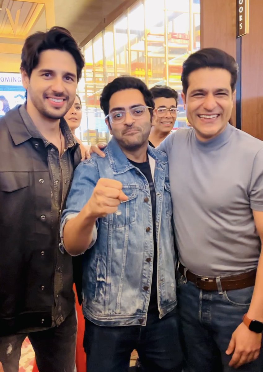 Talking about the one thing he has learned from @SidMalhotra, @hinduja_sunny said, 'I have learned how to maintain oneself. He has taught me how to balance it out correctly.' 🥺💯 

#SidharthMalhotra #SunnyHinduja #Yodha #YodhaInCinemas