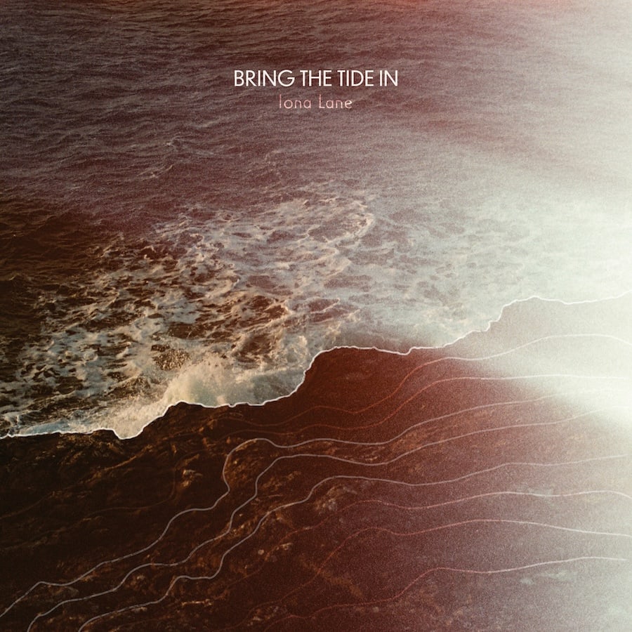 Latest Review: Bring The Tide In is a rather lovely ebb-and-flow quartet of poignancy-tinged songs that serve as a reminder of @IonaLaneMusic’s luminescent talent and is hopefully an early signpost of a new album in the not-too-distant future. klofmag.com/2024/03/iona-l…