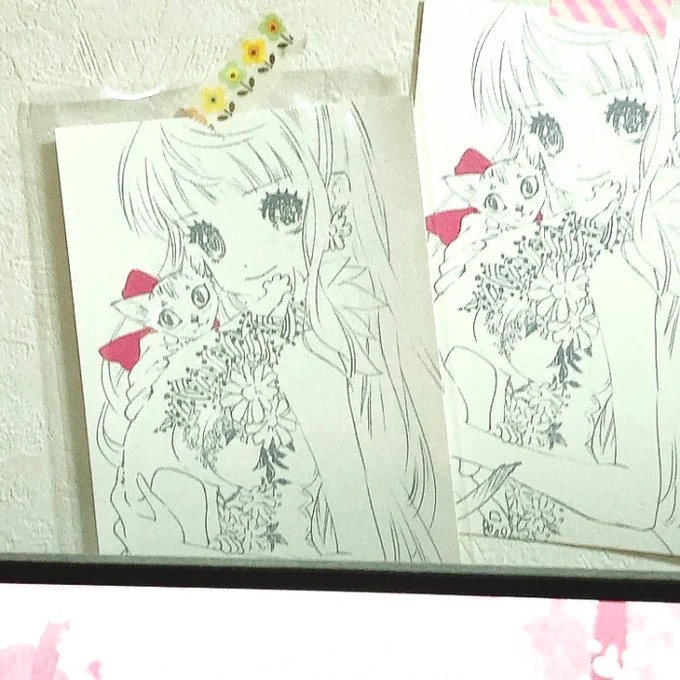 いのまたむつみ先生のご冥福を心よりお祈り申し上げます。プラレス3四郎からのファンでアニメ雑誌の設定画を見ながら沢山模写をして勉強させていただきました。
メインモニタの前に、展示会で購入したポストカードをずっと貼ってます。 