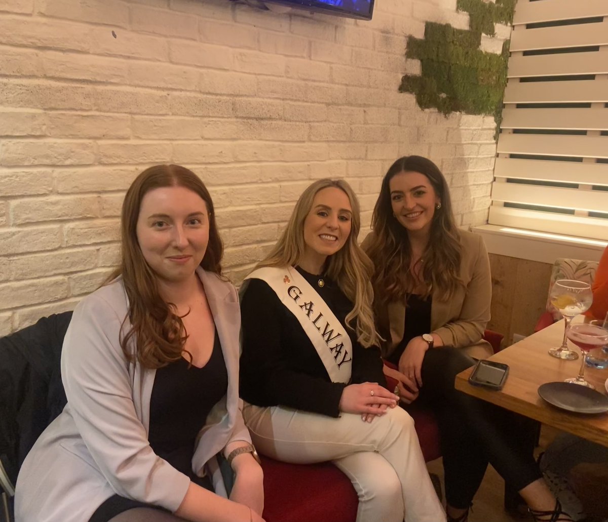 Galway Rose Centre (@galwayrose_) on Twitter photo *Apply to be the Galway Rose online @ roseoftralee.ie *
Thanks so much to <a href="/HydeGinBar/">HydeBarGalway</a> for hosting us for a Galway Rose Selection meet up in the lead up to this year’s 2024 Galway Rose Selection 🌹
#galway #gaillimh #galwayrose #roseoftralee @roseoftraleefestival *Apply to be the Galway Rose online @ roseoftralee.ie *
Thanks so much to <a href="/HydeGinBar/">HydeBarGalway</a> for hosting us for a Galway Rose Selection meet up in the lead up to this year’s 2024 Galway Rose Selection 🌹
#galway #gaillimh #galwayrose #roseoftralee @roseoftraleefestival