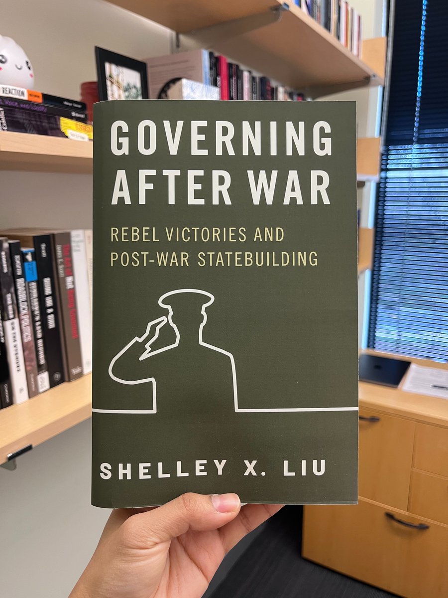 Back from spring break to see my book in PRINT!! 😱🥳 Avail @OUPAcademic: bit.ly/govafterwar or amzn.to/3TGF0R9 The Qs: How do rebel victors consolidate power after war? Why do some fail? And, what role does *rebel governance* play? 🧵 1/8