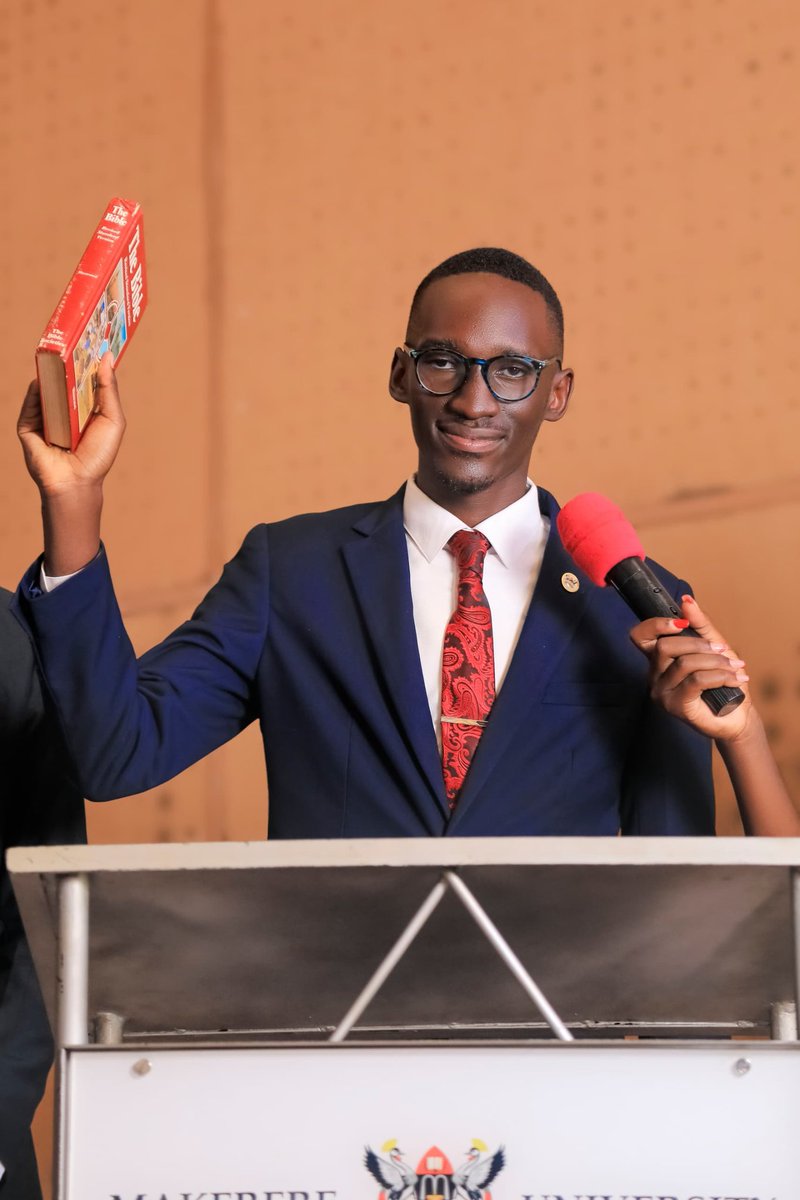 Behold! The 90th Students' Guild Prime Minister, Makerere University. Thank you H.E.@lubega_nsamba upon entrusting me with this Role. The Makererean Dream is to #Kickout all Inconsistencies in the Regions' most prestigious Alma Mater. So help me God!