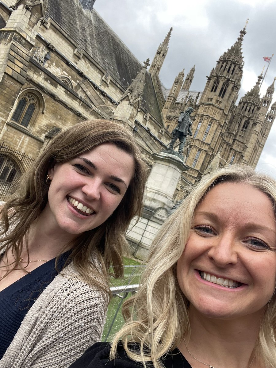 KatielittleJ's tweet image. Just casually walking into #Parliament #BSLinourhands #SignLanguageWeek #SignLaguage #deaf
