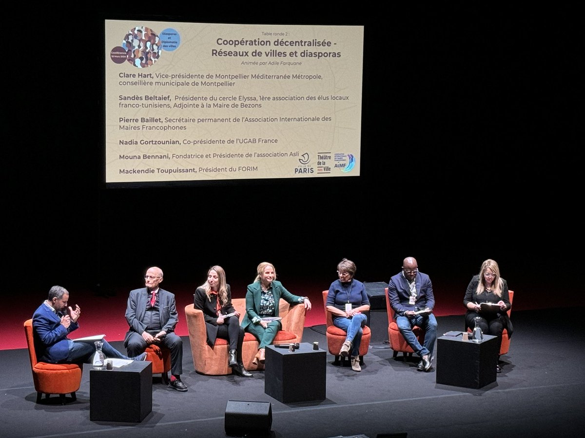 Proximité, dialogue, rôle des réseaux de villes : on parle #diaspora et #cooperationdecentralisee sur la 2de table ronde de la Conférence « Diasporas et diplomatie des villes »
<a href="/ClareLouHart/">Clare Hart💙💛</a> <a href="/BeltaiefSandes/">Sandès Beltaief</a> <a href="/FORIM_MD/">FORIM</a>