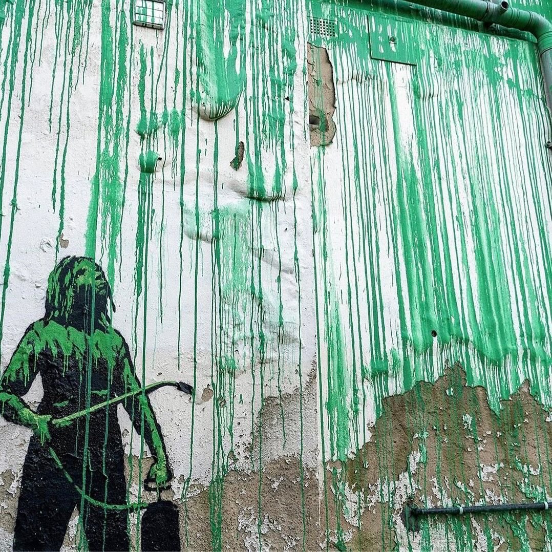 Rosdefrances's tweet photo. Today in London
#Banksy https://t.co/xiDsyfWjiO