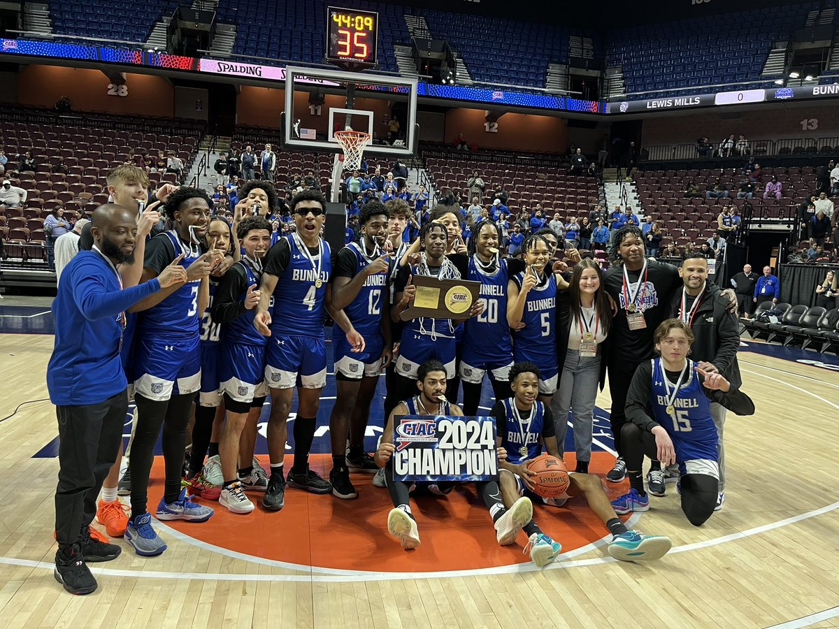 JaydenTurnage's tweet photo. Winning a State Title is the pinnacle of any athlete's career. My mindset has not changed, getting to the top is hard, and the bigger challenge is staying there! Love my coaches and teammates. Thank you to the Stratford community for your upmost support! 20 will be back !! https://t.co/linrodwr5i