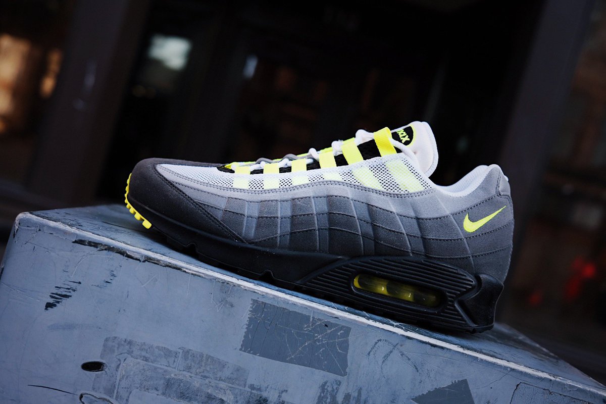 Rigouts_UK's tweet photo. Air Max Day is coming up…

2013 sample Nike Air Max 95/90 “Neon OG”

These are mad!

https://t.co/vbq2V0ctGI https://t.co/yLhIFPQ0Mk
