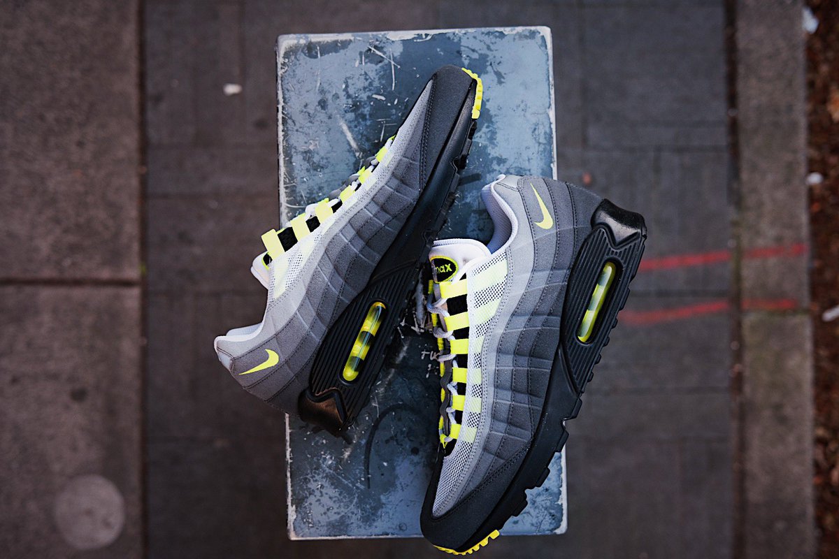 Rigouts_UK's tweet photo. Air Max Day is coming up…

2013 sample Nike Air Max 95/90 “Neon OG”

These are mad!

https://t.co/vbq2V0ctGI https://t.co/yLhIFPQ0Mk