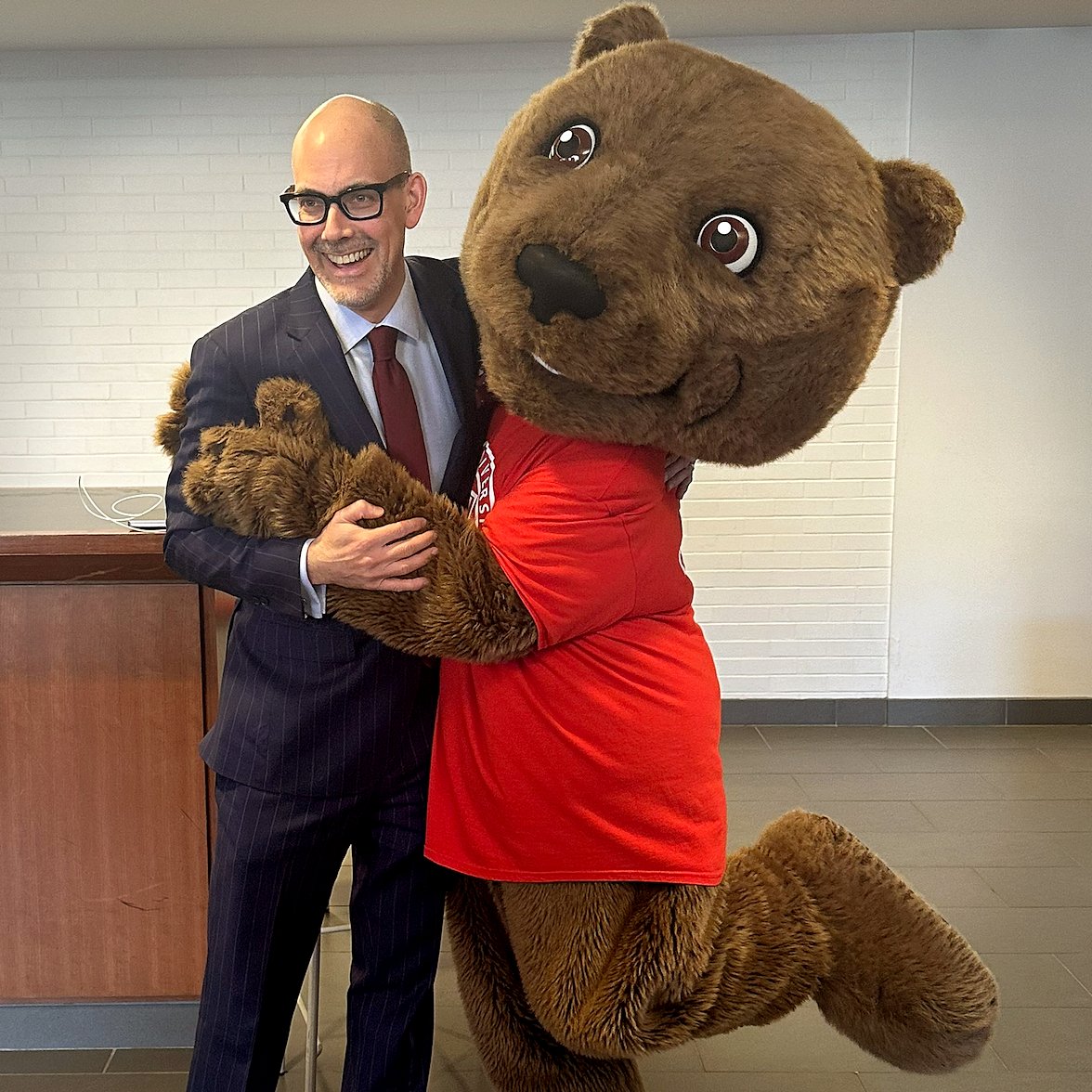 Last week, the Cornell Law Community came together to support the next generation of Cornell lawyers. Thank you to all who gave. Another successful #CornellGivingDay! Here's a pic of Dean Ohlin and everyone's favorite, Touchdown the Bear!