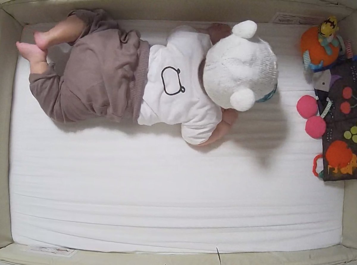AIKOTLKY's tweet photo. そういえば、どりぃのTシャツ作って息子に着せてみた（息子の名前入り）
背中はどりぃの後ろ姿なの🤣

下がパジャマなのでなんとも言えないコーディネートなってるけどw

夏に着せて歩きたい🙌🏻 https://t.co/1iYlFC8ur0