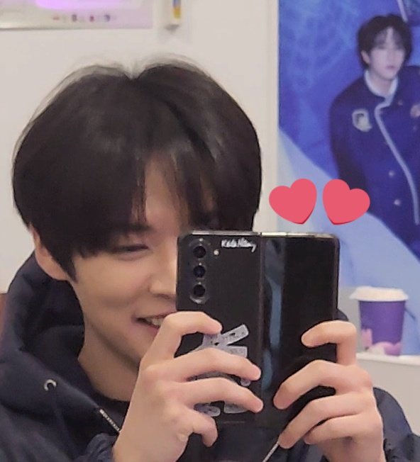 smolsungies's tweet photo. happy leeknow is literally just happy leebit hes so precious i could cry https://t.co/dU8VWUtUYM