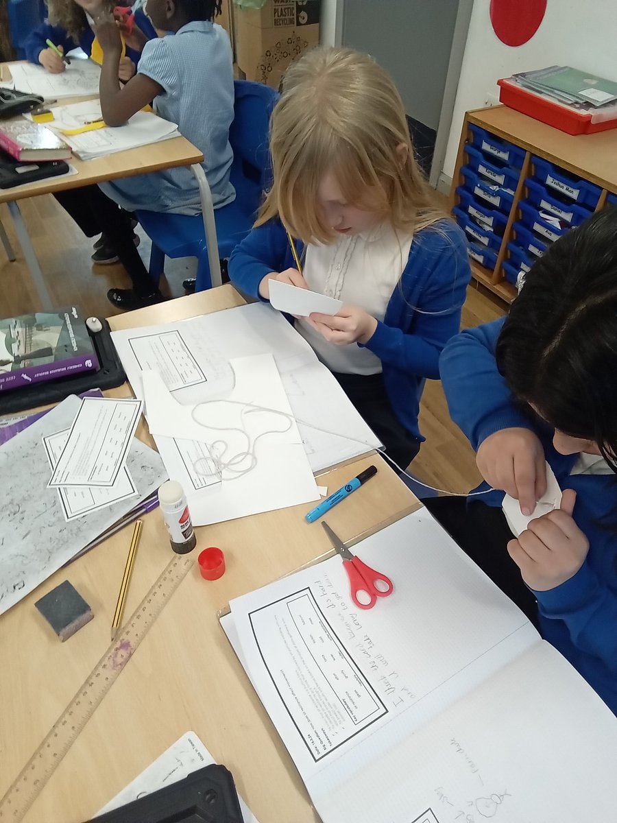 DeltaMerseyY6's tweet photo. In science we are investigating which material has the most air resistance by making parachutes #MPAscience @DeltaMersey https://t.co/XABFmcUsVJ