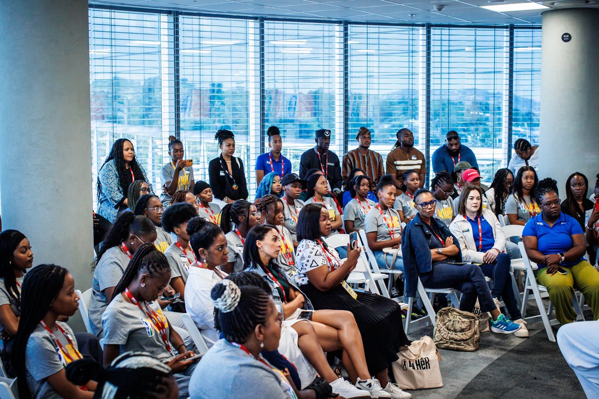 theBAL's tweet photo. Our first #BAL4HER Careers in Sports workshop was 🔥! 
45 young women and 20 current executives and professionals in sports & entertainment spent the day hearing from different industry and community experts, and discussing on deep levels about their professional and personal development before watching the Basketball Africa League Game. #theBAL #BAL4