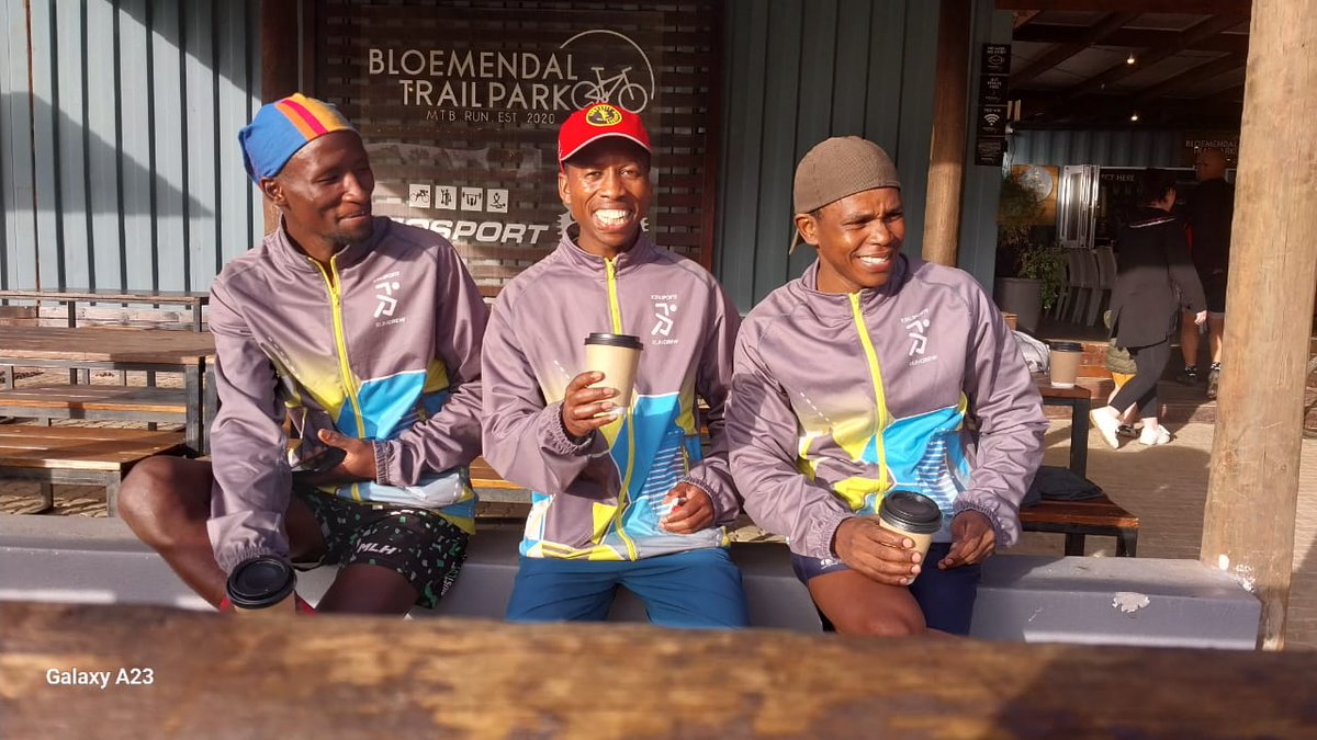 SAForTheLongRun's tweet image. This weekend was incredible! 🏃‍♂️💪 Lucky took on Reddam House's fun run, supported by our amazing crew. Together, they're prepping for Comrades Marathon. Special thanks to Reddam House, Totalsports, and Fair Cape Shuttles. Here's to making every step count! #ForTheLongRun