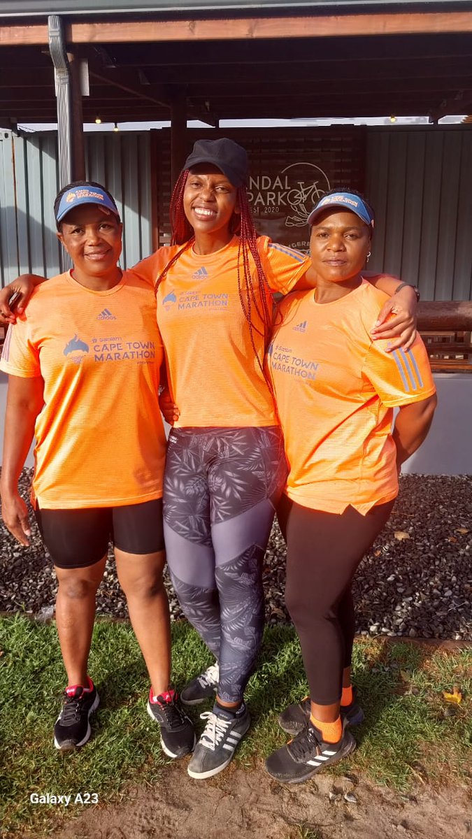 This weekend was incredible! 🏃‍♂️💪 Lucky took on Reddam House's fun run, supported by our amazing crew. Together, they're prepping for Comrades Marathon. Special thanks to Reddam House, Totalsports, and Fair Cape Shuttles. Here's to making every step count! #ForTheLongRun
