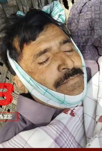 dastgirbhatti15's tweet photo. زرداري کہ بدترين دور_حکومت مين شمالي سن��ھ کاوسيع علاقہ غير،
 اتنا وحشتناک بن چکا ھہ کہ بچون کو پڙھانا ھو توفرض شناس اساتذہ اغوا يا موت سہ بچنہہ کي خاطر رائيفل ساتھ رکھتہ ھين پھر بھي موت سہ بچ نھين سکتہ !
يہ استاد الله رکھيو ندواني کي لاش هہ جس کو بدمعاش قاتلون نہ آج شھيد کرديا. https://t.co/PZvb0zzyNw