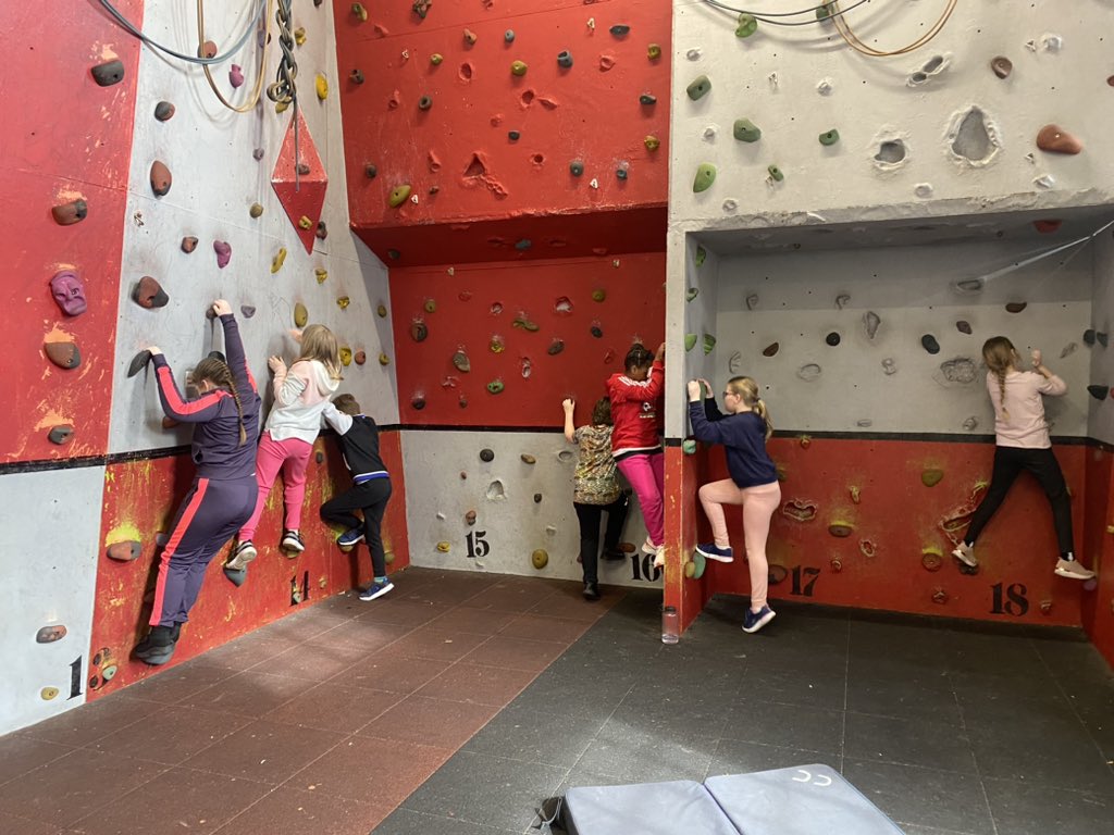 Getting familiar with the climbing wall …