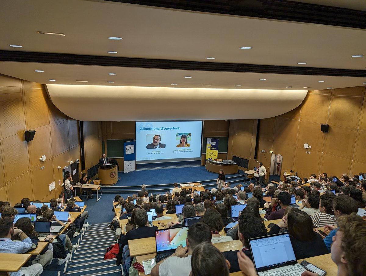 #Cpas1option 🎤 Ouverture du séminaire #Cpas1option2024 à @CentraleLyon ! ✊ Un engagement collectif de la CDEFI, la @ConferenceDesGE et le @BNEIassos pour prevenir les comportements à risques liés aux évènements étudiants dans les grandes écoles.