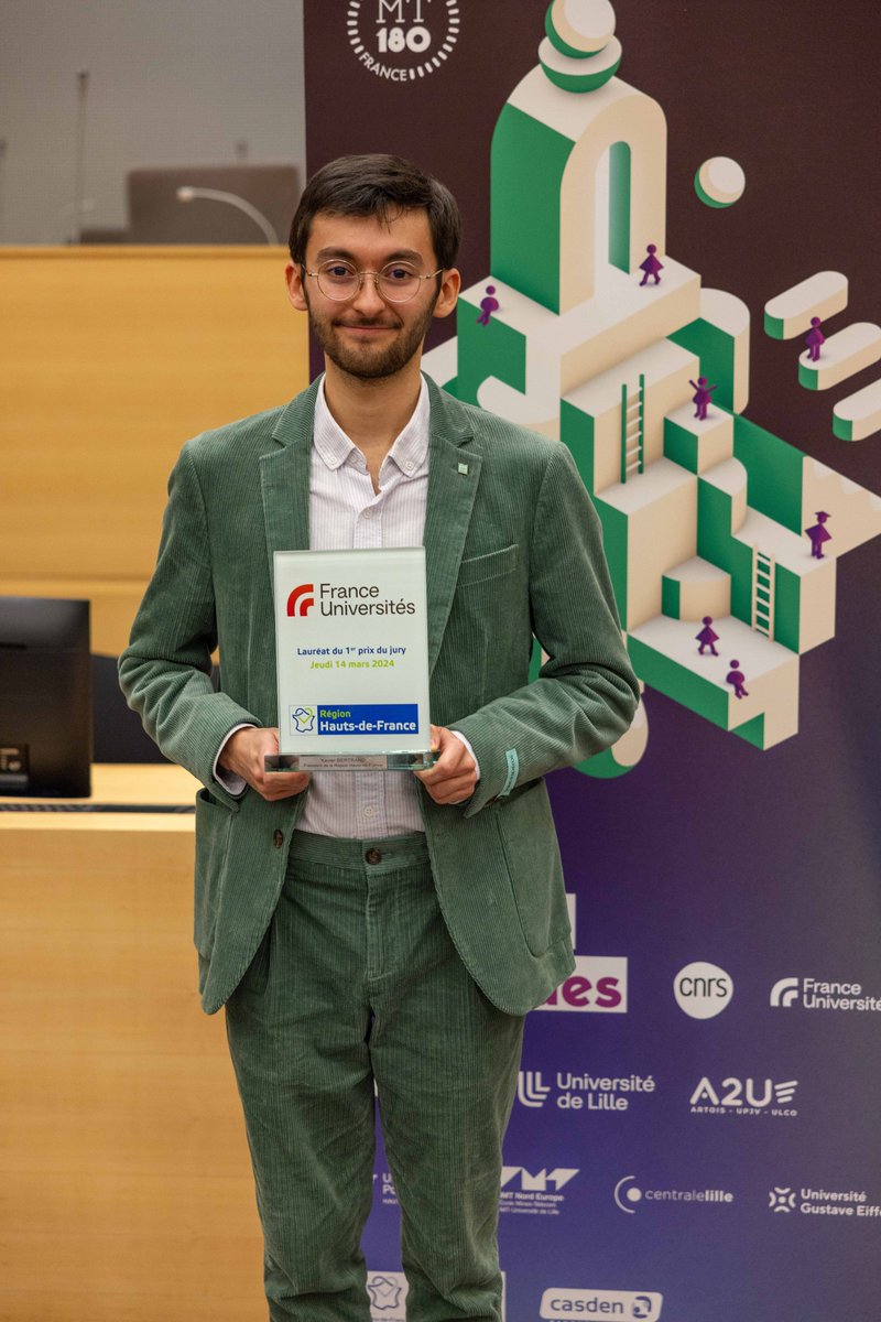RechercheUlille's tweet photo. 🎉Félicitations aux 2 demi-finalistes de #MT180 :
Alban Coquel, doctorant #BioEcoAgro à @ED_SMRE remporte le 1er prix du jury et Eliane Farah, doctorante #UCEiV à l'#A2U-S&T pour le prix du public.
👉Manon Lemaire, doctorante #CDEP à l'#A2U-SHS remporte le 2ème prix du jury. https://t.co/riXY1i04vK
