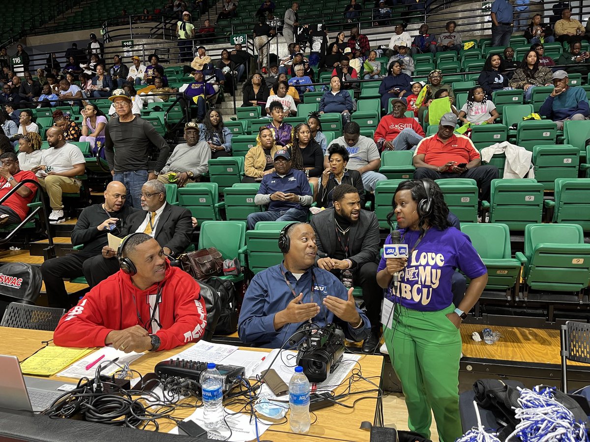 This weekend I had the opportunity to do some halftime updates and opinions at the SWAC Tournament Championship WBB game on JSUTV with @robjaykappa He is one the funniest people I know in this industry and one of the best people to work with! It was great to not only give my take