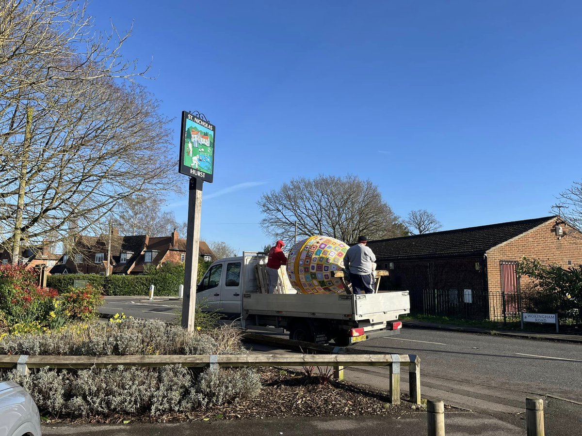 WokinghamBC's tweet photo. We're HOPPING 🐰 with excitement over this eggstraordinary display from the Hurst Hookers 🤩

They scrambled their crack team to crochet 260 squares which were then sewn onto the structure 🐣 

If you want to take a look, whisk yourself off to RG10 0SB 📍

📸 Philippa Etheridge https://t.co/Ek8Owm5Zki