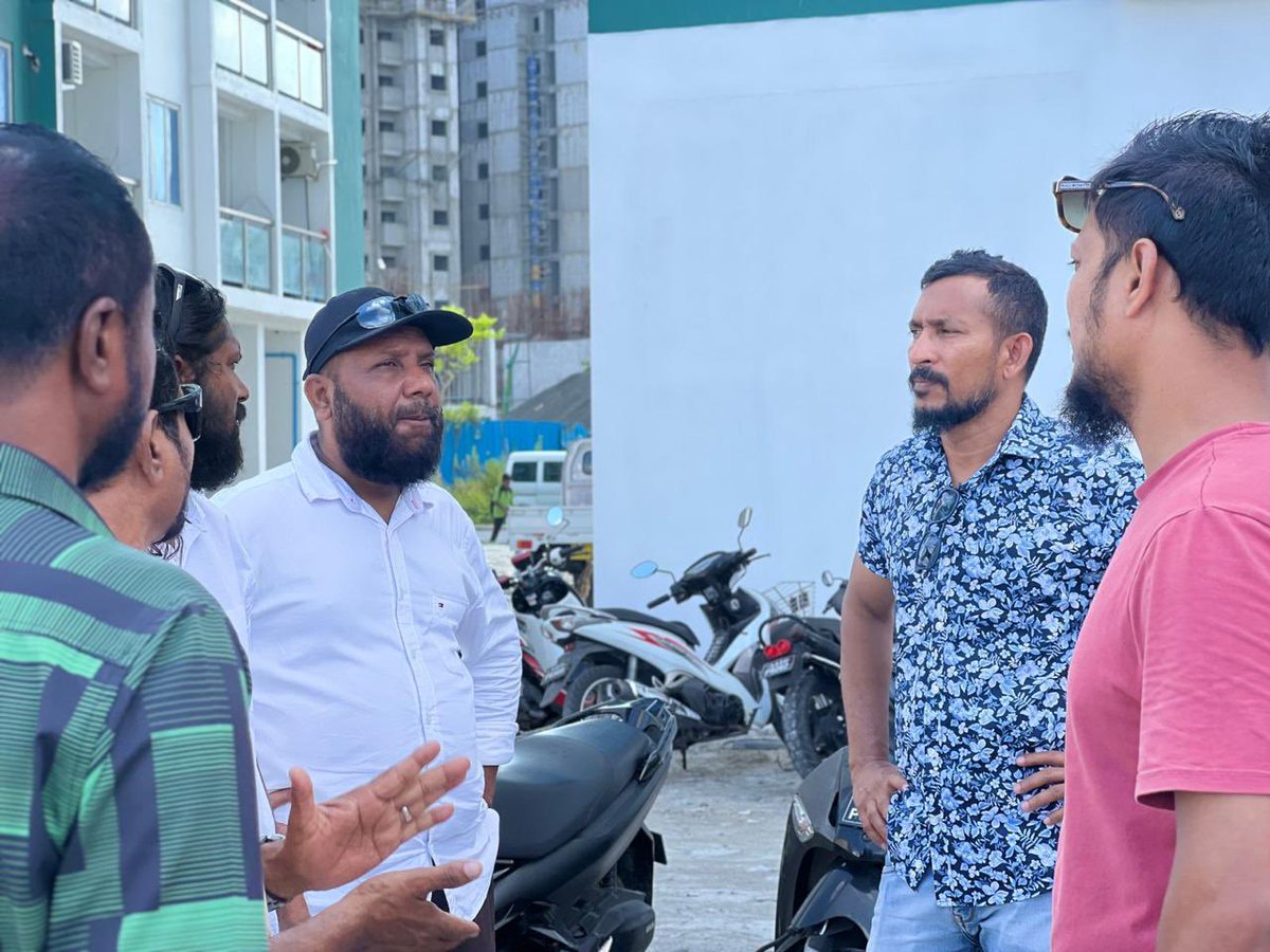 Muhuthaaru's tweet photo. DhiveheengeRaajje Majlis2024 Inguraidhoo Dhaairaage PPM PNC ge faraathun vaadha kuravvaa candidate Ibrahim Falah ge campaign door to door harakaaiy 
📍Hulhumale &amp; phase 2
 #D2dDay4
#Falah2024
#DhiveheengeRaajje
#CandidateNo1
#InguraidhooDhaaira https://t.co/P7rjrXza7W