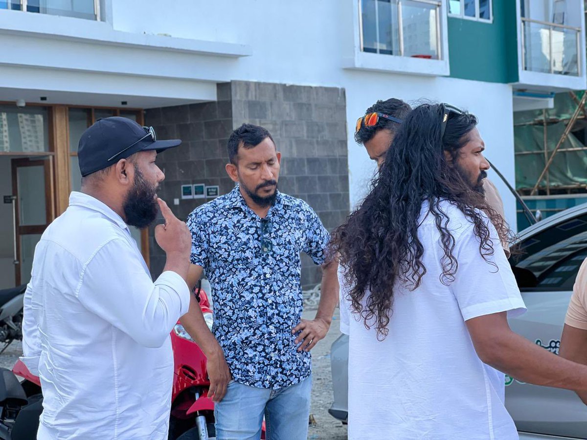 Muhuthaaru's tweet photo. DhiveheengeRaajje Majlis2024 Inguraidhoo Dhaairaage PPM PNC ge faraathun vaadha kuravvaa candidate Ibrahim Falah ge campaign door to door harakaaiy 
📍Hulhumale &amp; phase 2
 #D2dDay4
#Falah2024
#DhiveheengeRaajje
#CandidateNo1
#InguraidhooDhaaira https://t.co/P7rjrXza7W