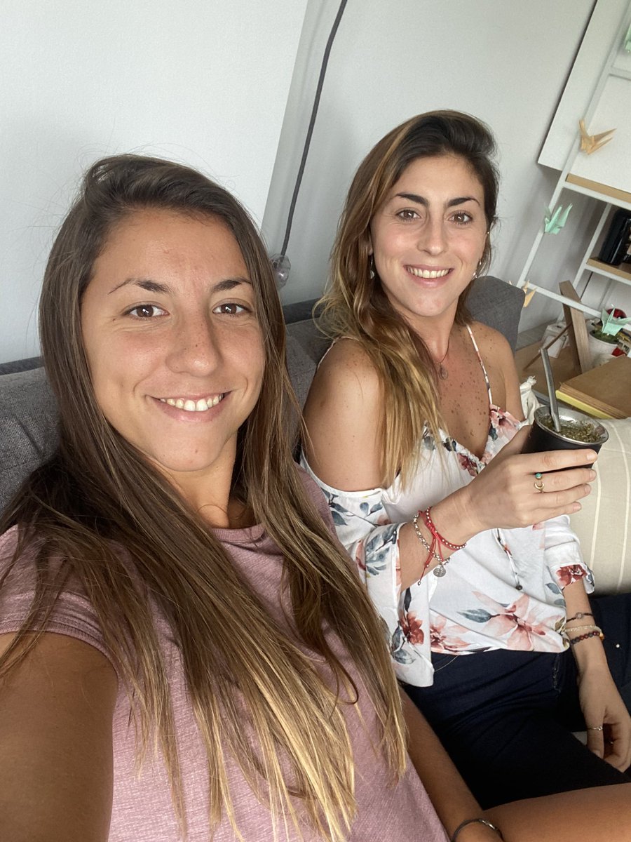 alddigonzalez's tweet photo. Escuchando #nadiedicenada desde ituzaingo, antes de la partida de mi amiga a AUSTRALIA 🤜🏼🤛🏼 https://t.co/mtz3Q0MYas