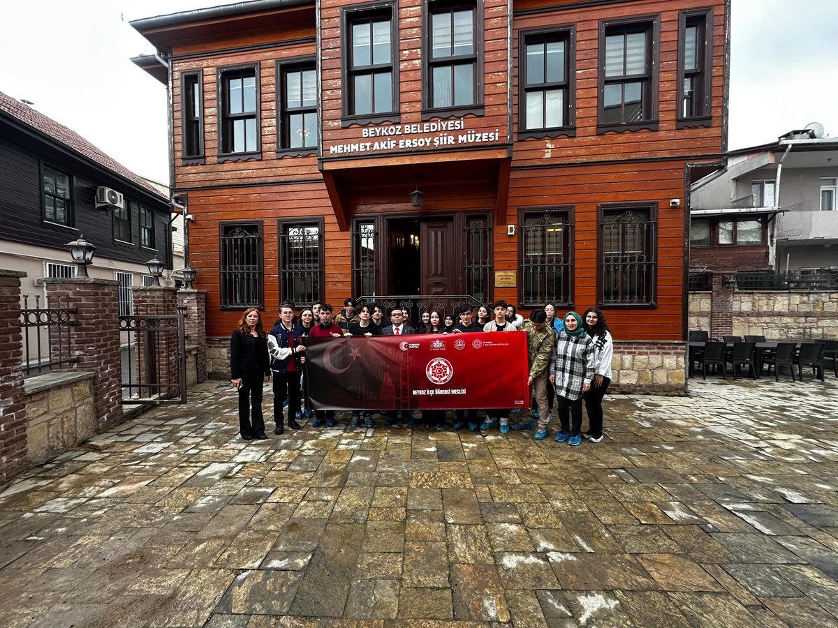 BeykozFCAL's tweet photo. 12 Mart İstiklâl Marşı'nın Kabulü ve Mehmet Akif Ersoy'u Anma Haftası münasebetiyle Beykoz Öğrenci Meclisi organizasyonuyla Mehmet Akif Ersoy Şiir Müzesinde Milli Eğitim Müdürümüz Sevcenur ÖZCAN'ın katılımlarıyla "Şiir Dinletisi" gerçekleştirildi. @MEMBeykoz @TC_istanbul https://t.co/qrtHf9JF81